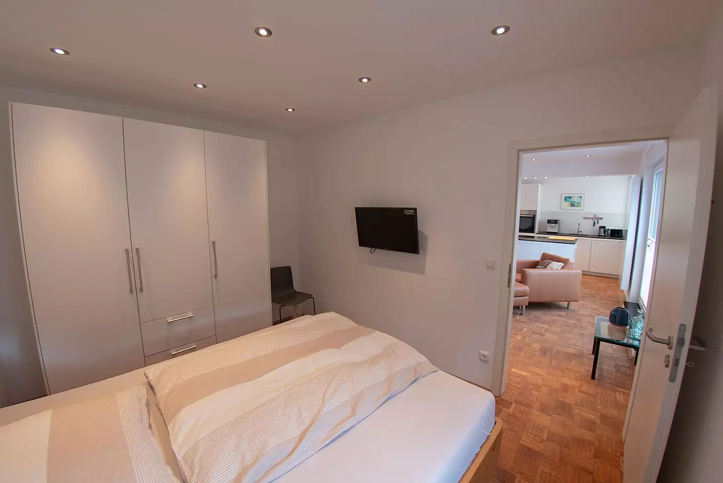 Premium Furnished Loft with South-Facing Balcony in Essen-Rüttenscheid
