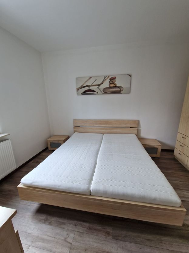 Freshly Renovated 2-Room Home with Balcony in Stuttgart-Gablenberg – photo 5