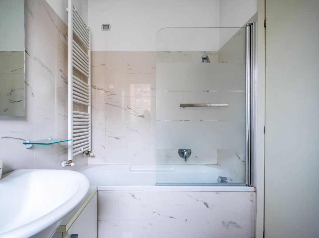 Modern One-Bedroom Apartment with Terrace near corso Sempione – photo 5