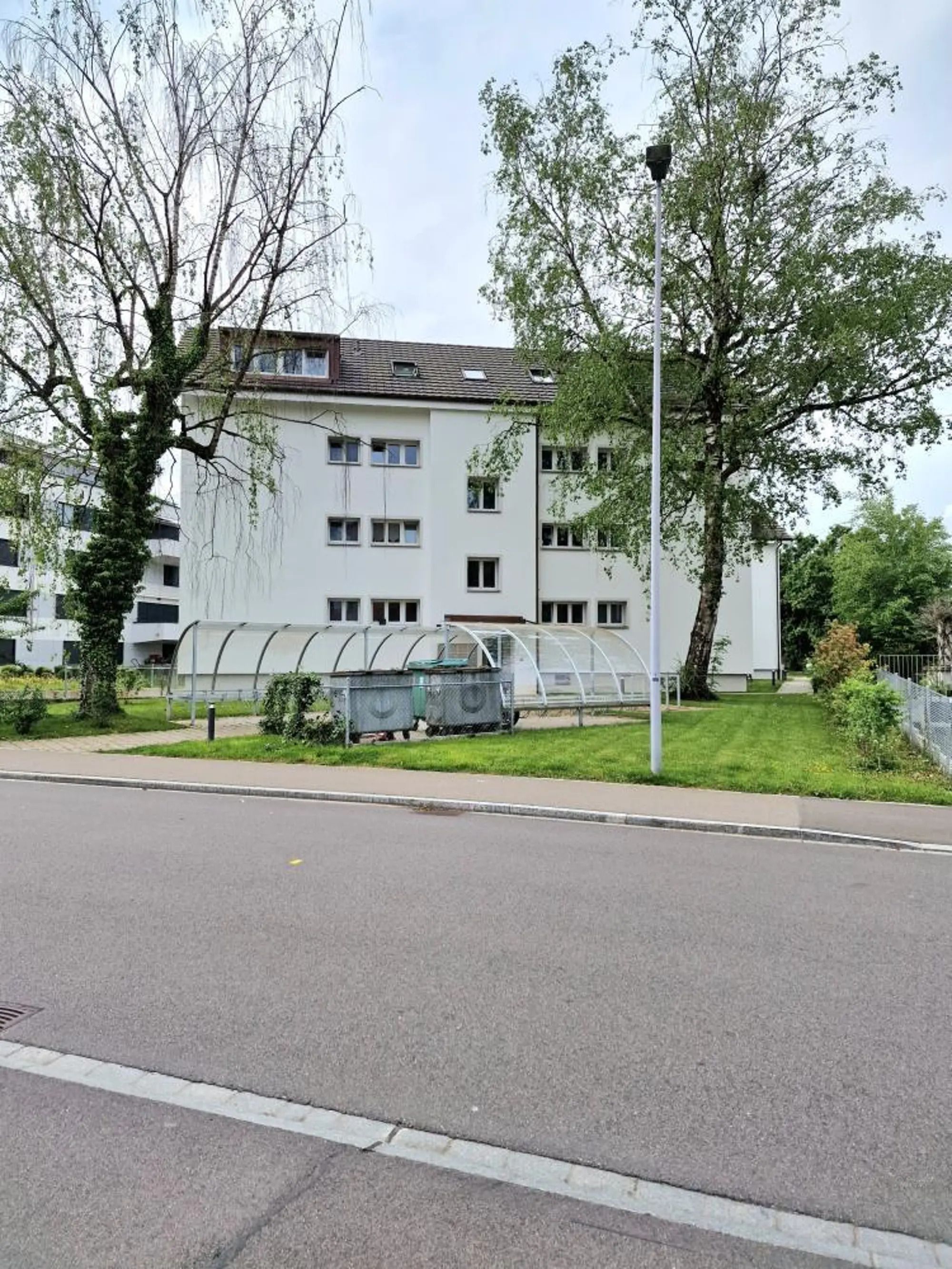 Modern 4.5-Room Top-Floor Apartment – Fully Renovated – photo 4