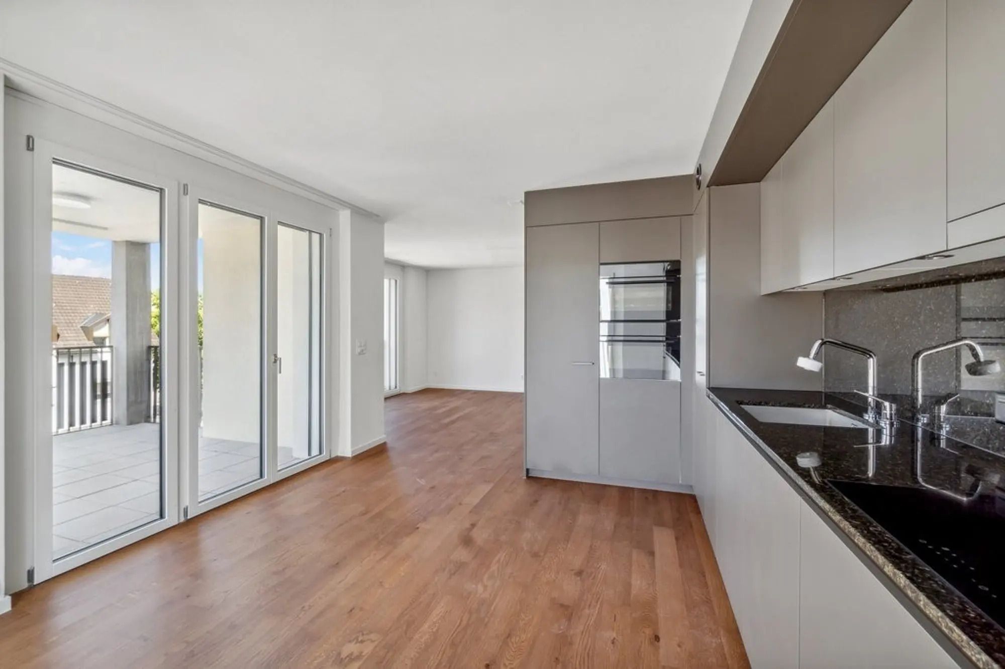 Stylish Apartment in a Prime Central Location – photo 3