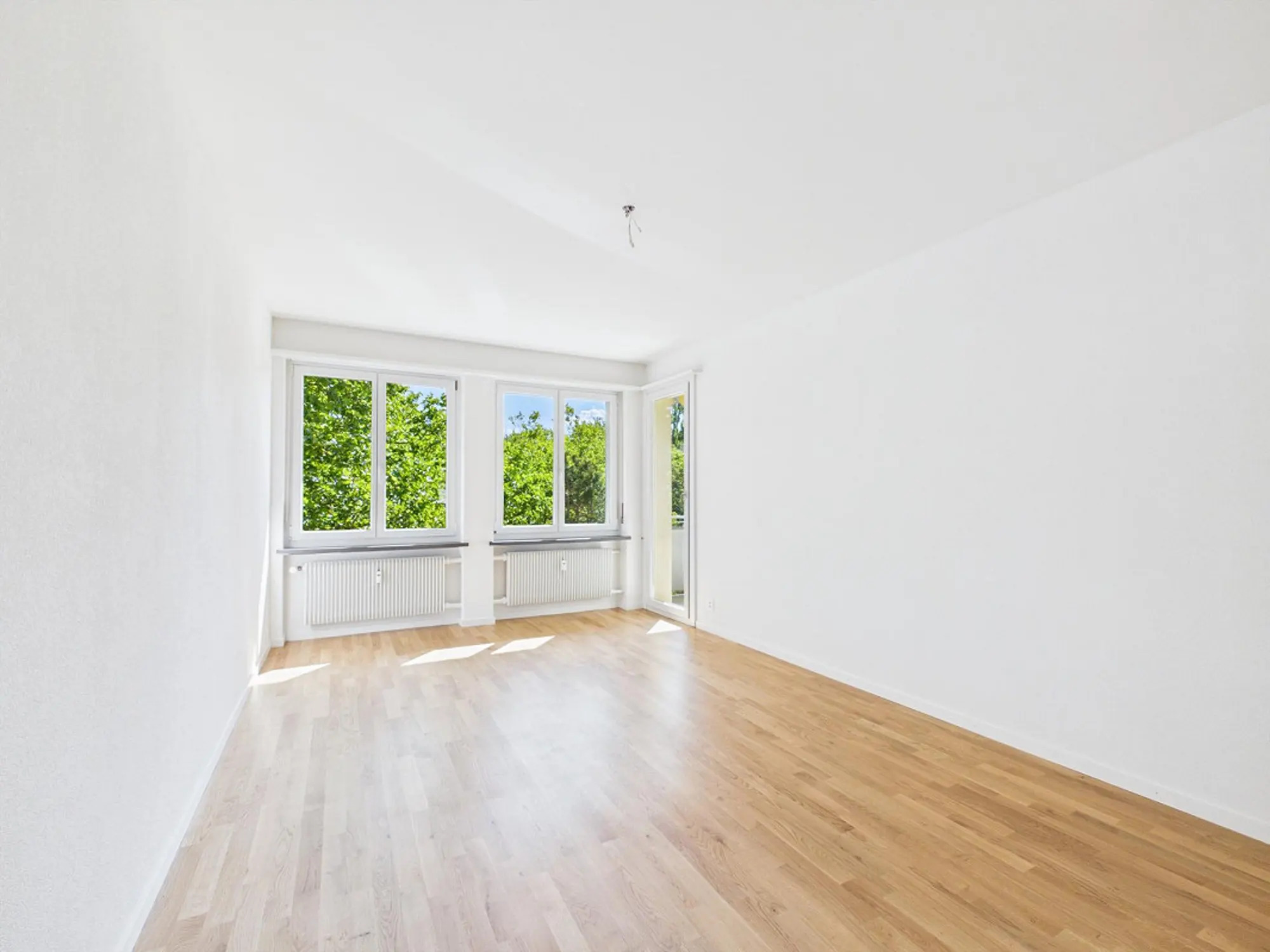 Modern, Bright 4.5-Room Apartment in a Convenient Central Location – photo 4