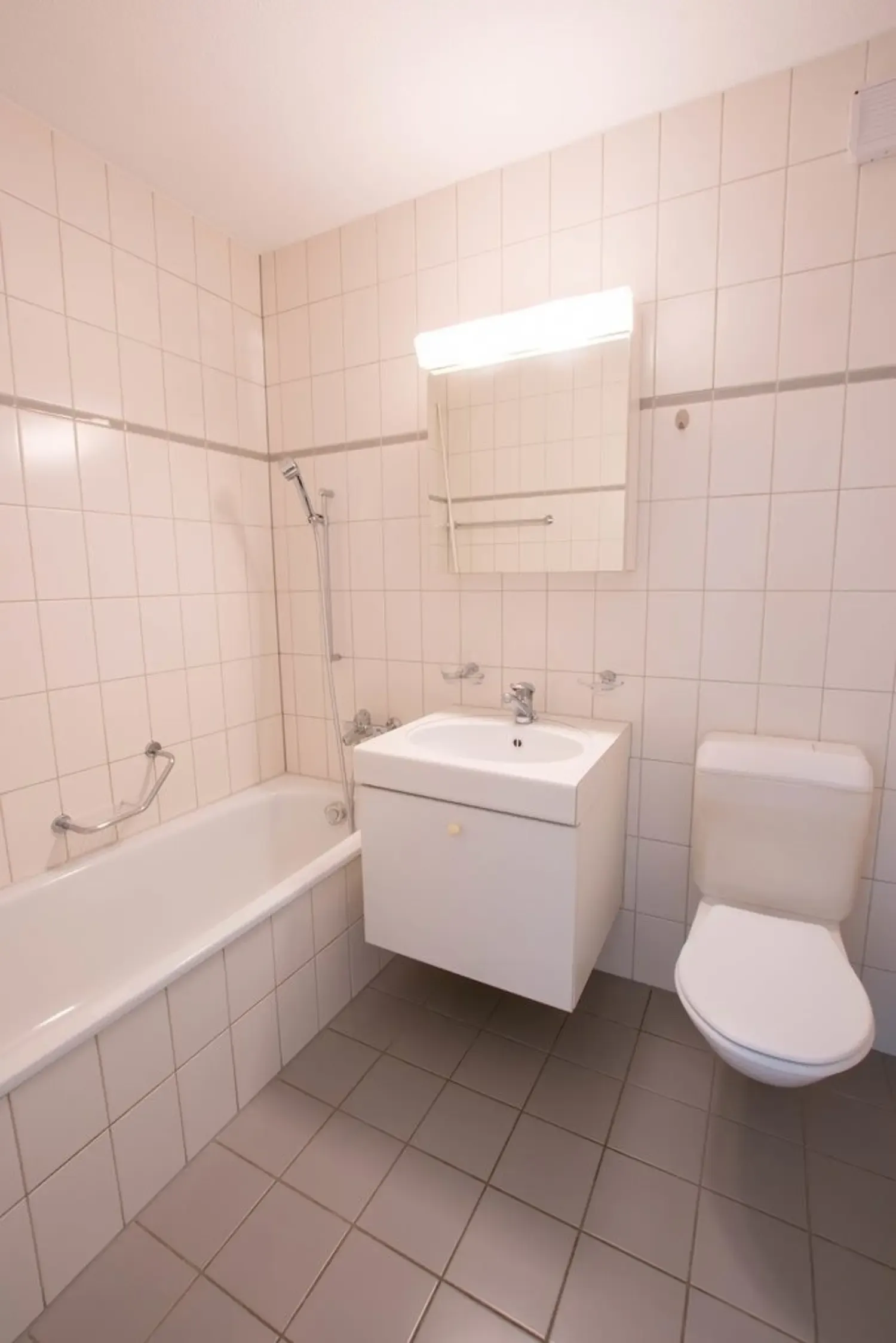 Living in the Wittigkofen Quarter — Modern Apartment – photo 3