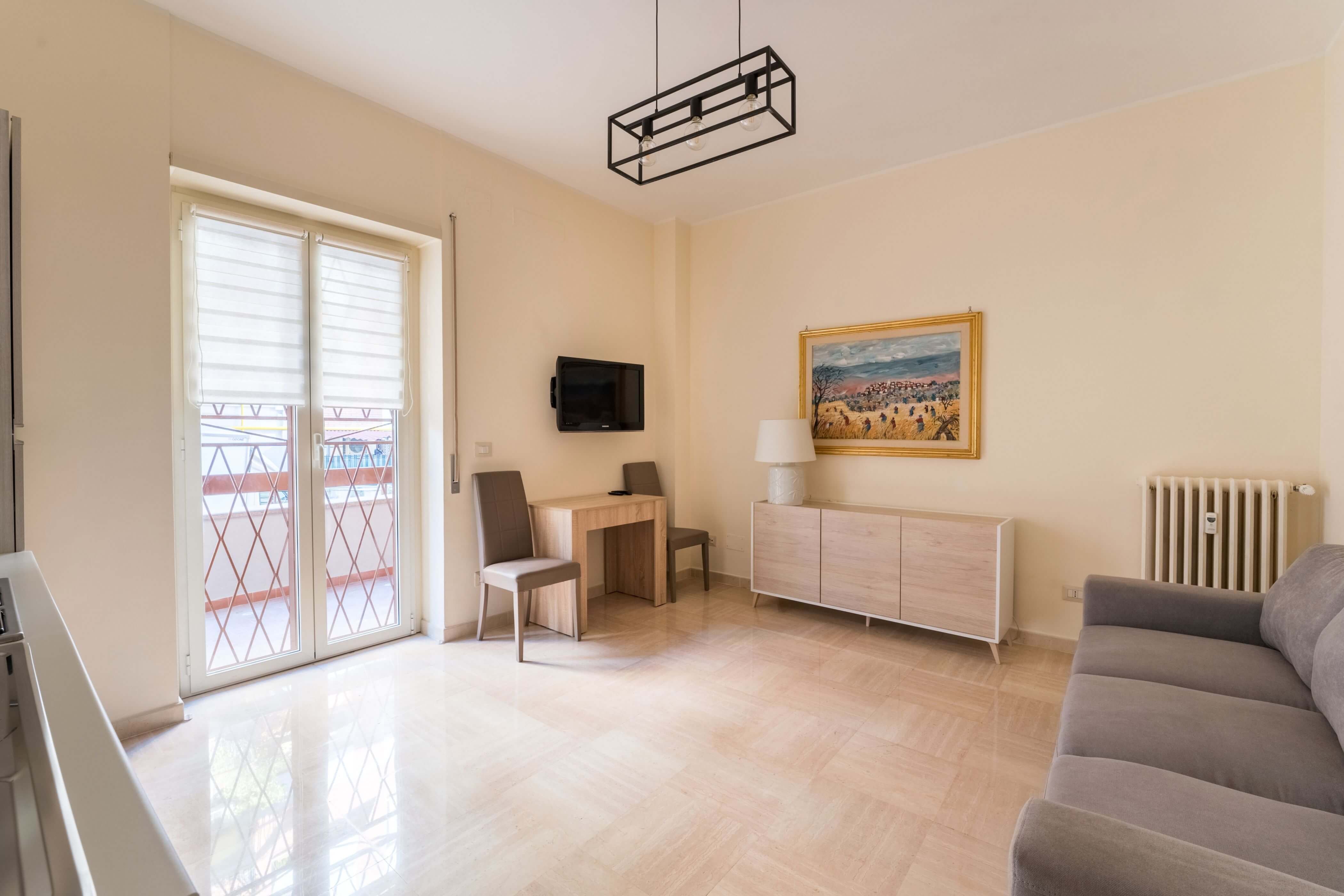 Monteverde 1‑Bed — Completely Renovated, Two Street Entrances