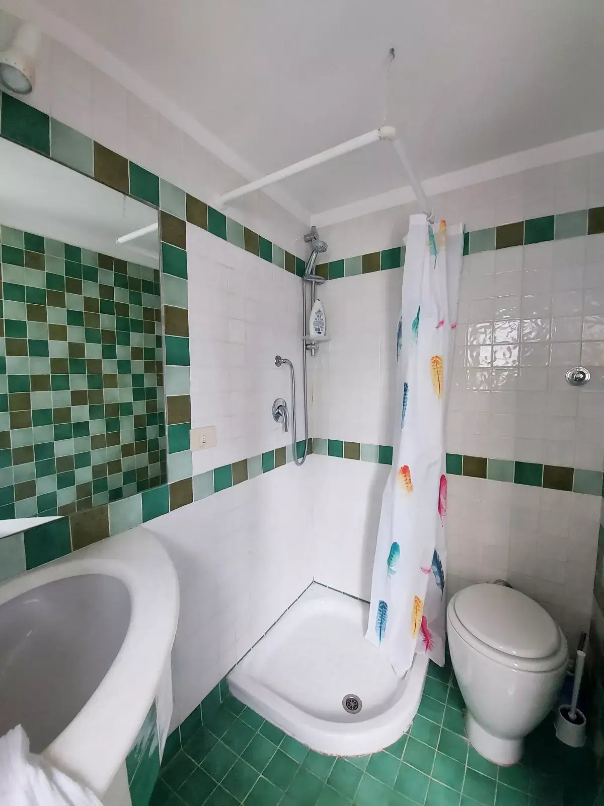 Charming 2‑Bed Apartment in Città Giardino — Quiet Location, 2 Baths – photo 2