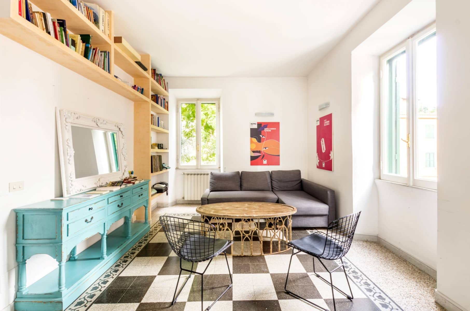 Creative 2‑Bed Apartment with Balcony — Light‑Filled, 1 Bathroom – photo 2