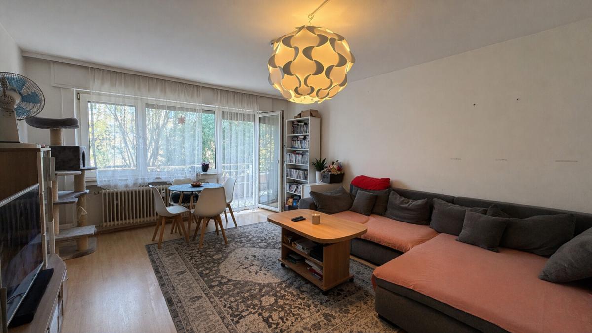 Charming Raised‑Ground Flat with Fitted Kitchen & Cellar — Ideal for Couples/Families – photo 2