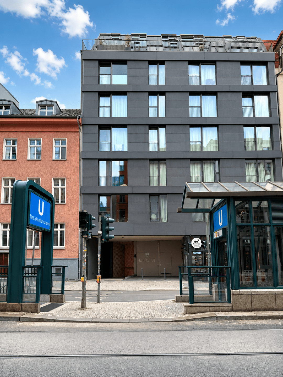 Fully Furnished Studio Apartment with Balcony in Berlin Mitte – photo 3